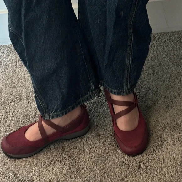 Dansko Primrose Flat (Burgundy / Wine Mary Jane’s) - Picture 11 of 15